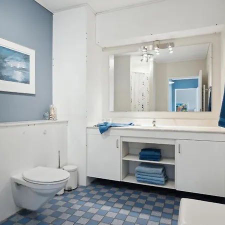 Apartment Bad, Lejl, 103