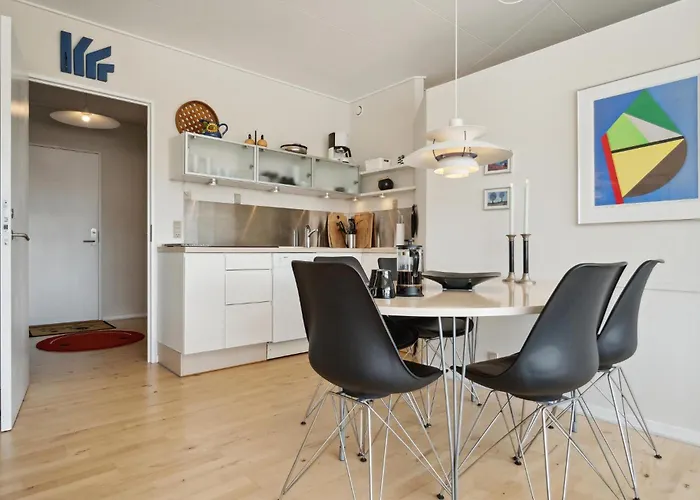 Apartment Bad, Lejl 103